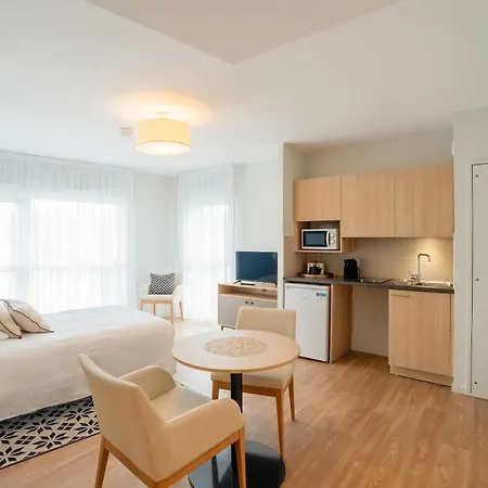 アパートホテル Quality 4*