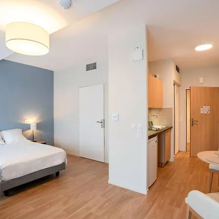 Aparthotel Quality 4*