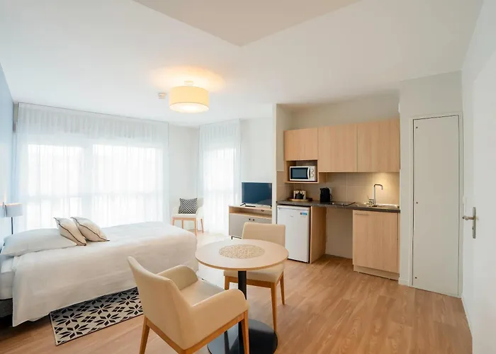 Aparthotel Quality 4*