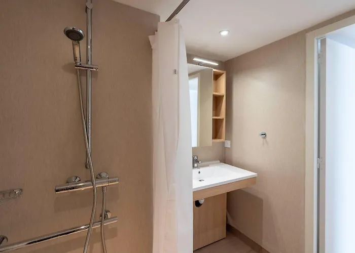 Aparthotel Quality 4*